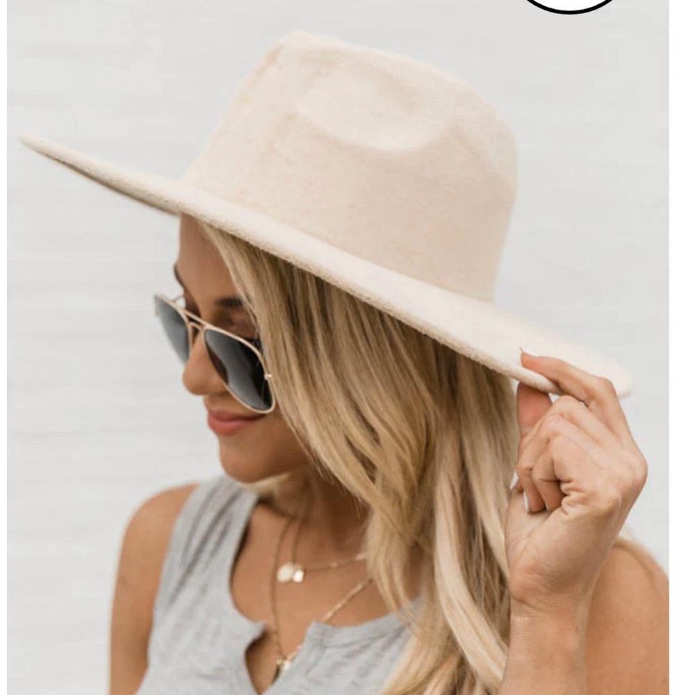 Wide Brim Beige Hat from Pink Lily